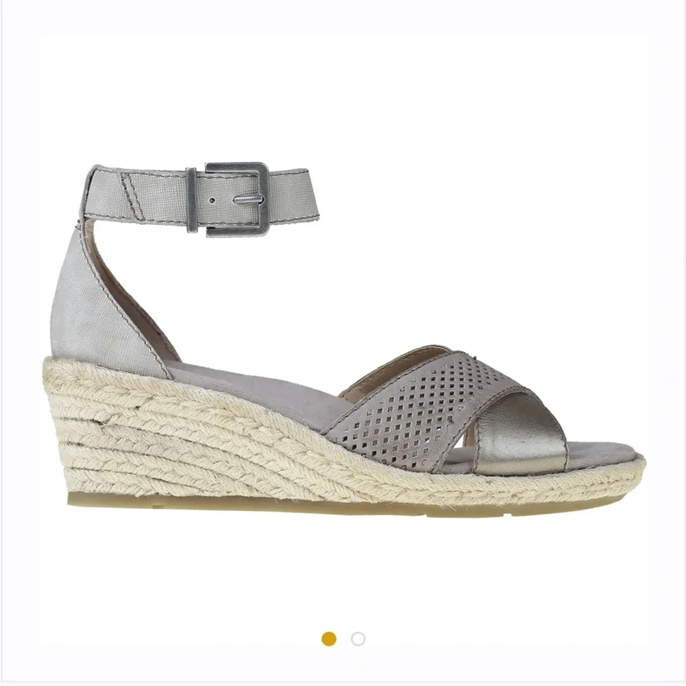 Earth Origins Natasha Wedge Heel Leather Platinum SIZE 8 - Picture 1 of 12